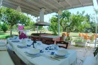 Villa Savarino B&B a Vittoria #Piscina con Idromassaggio #Campo da Tennis #Zona Barbeque #Solarium #Centro Eventi - servizio colazione