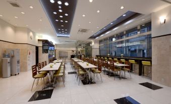 Toyoko Inn Shin Takaoka Eki Shinkansen Minami Guchi - Housity