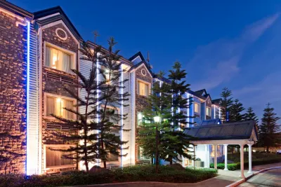 Microtel by Wyndham Baguio Hotels in der Nähe von Pink Sisters’ Convent and Chapel