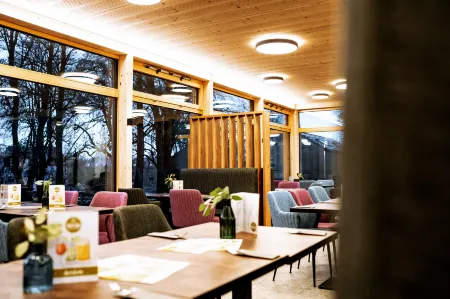 Reos Hotel Wangen Отели в г. Нойкирх