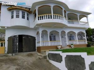 Remarkable 2-Bed Villa in Fair Prospect Sea View