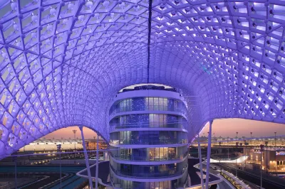 فندق دبليو أبوظبي - جزيرة ياس Hotels near ياس ووتر وورلد أبوظبي