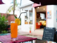 La Tonnelle Guest House - bar