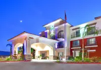 Holiday Inn Express & Suites Lake Elsinore Hotels in Perris