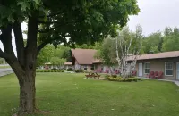Motel la Source Hôtels à proximité de : Ferme Mario Gadbois