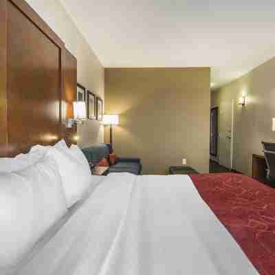 Comfort Suites Regina Rooms