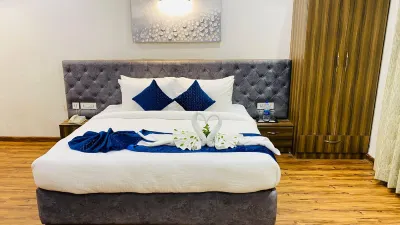 HB Klyde Premier Hotels in Bhensia