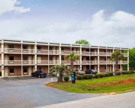 Rodeway Inn Harbison Area Отели в г. Севен Окс