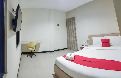 RedDoorz @ Galaxy Bumi Permai Surabaya