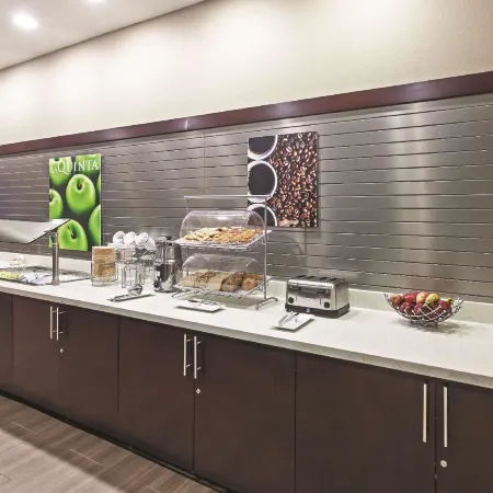 La Quinta Inn & Suites by Wyndham Tyler - University Area