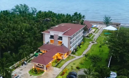 Jamins Hotel Отели в г. Аклан