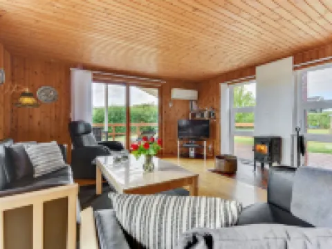 "Ellyn" - 500m from the Sea โรงแรมในฮาเดอร์สเลฟ