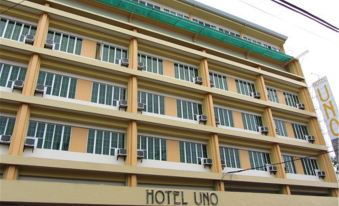 Hotel Uno