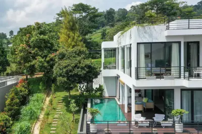 Dago Village Villa F-One Hotel dekat Desa Sekarwangi