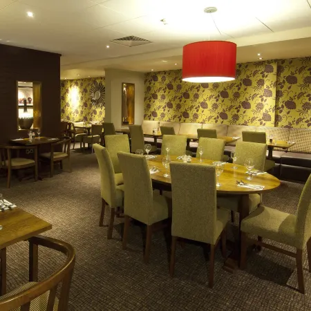 Premier Inn London Heathrow Airport T2 & T3 - Bath Road