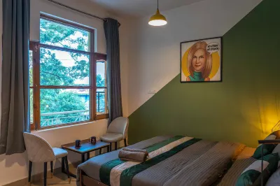 Whoopers Hostel Bir Hotels in Bochang
