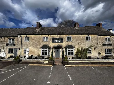 The Talbot Inn Hôtels à : Long Hanborough