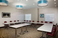 La Quinta Inn & Suites by Wyndham Pontoon Beach Hotels in Pontoon Beach