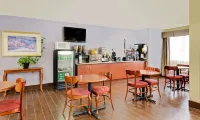 Microtel Inn & Suites by Wyndham Thomasville/High Point/Lexi - breakfast