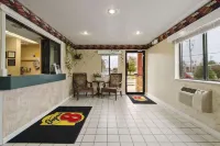 Super 8 by Wyndham Richmond Airport VA - 2-Star