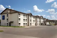 Baymont by Wyndham Wellington - parking