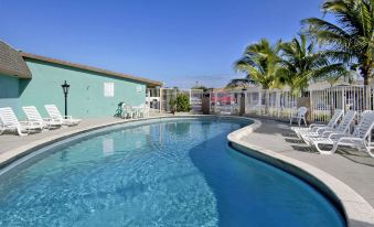 Super 8 by Wyndham Lantana West Palm Beach