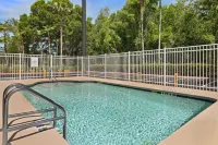 Days Inn by Wyndham Orange Park/Jacksonville - Rooftop Pools