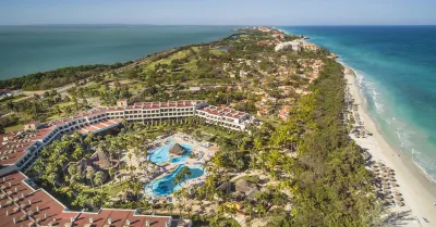 Sol Palmeras Hotels near Praia Meliã Internacional