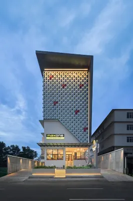 MaxOneHotels @ Kota Harapan Indah