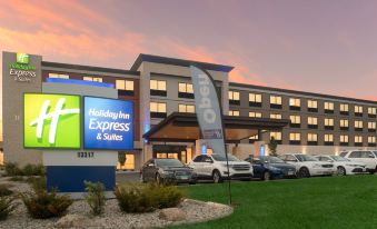 Holiday Inn Express & Suites Racine