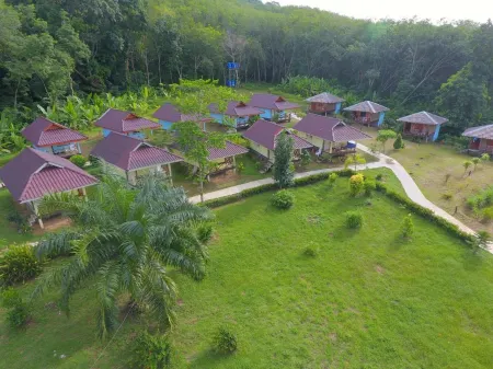 Mookies Bungalows Отели в г. Koh Libong