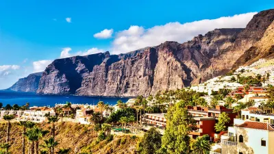 Big Room Tenerife Sur & Private Bathroom & Wifi