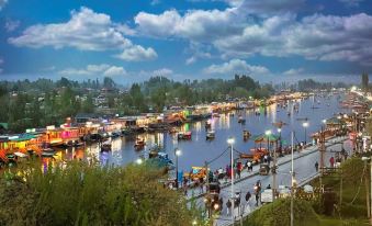 The Vintage Srinagar at Dal Lake