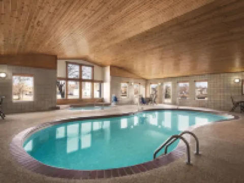 คันทรีอินน์แอนด์สวีทส์ บายเรดิสัน นอร์ทฟิลด์ MN โรงแรมในNorthfield