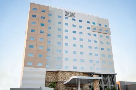 Fairfield Inn & Suites Mexicali Отели рядом с достопримечательностью «COMPUERTA SHARP»