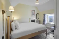 Host & Stay - Lop Hall