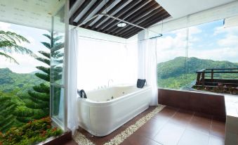 West 35 Eco Mountain Resort