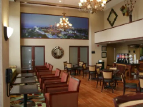 Hampton Inn & Suites Cleveland-Mentor Hotels in Lake County