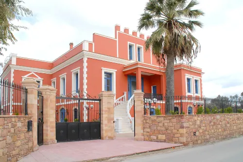 Sourediko Hotel a Karfas