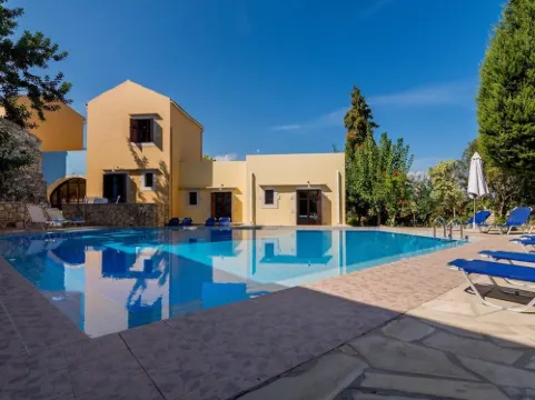 Group Accommodation, Heliopetra Studios and Houses