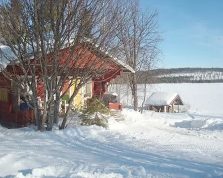 Raanumökki 1 โรงแรมในTorne Valley