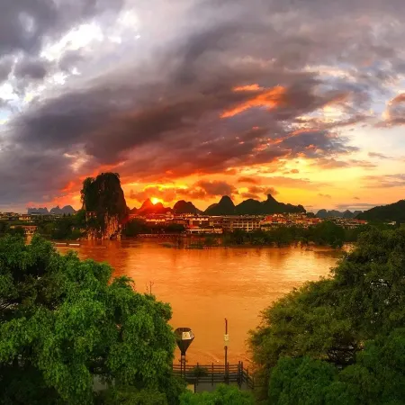Beside River Inn(Guilin li River City Center Branch) Отели рядом с достопримечательностью «Парк Fuboshan»