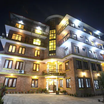 Royal Astoria Hotel โรงแรมใกล้พูฒานีลกัณฐมนเทียร