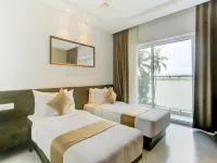 Kent Baywatch Suites Hotels near KUFOS