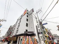 Goyang (Jugyo) Bali Hotel dekat Pom Bensin Munbong