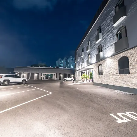 Patio Hotel & Monster Village