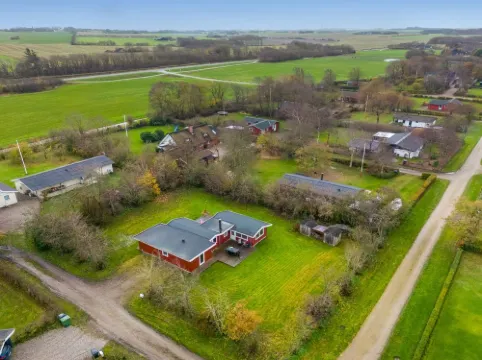 "Scarlet" - 400m to the Fjord