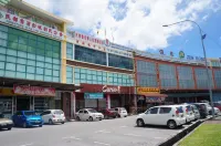 Greens Hotel & Suites - parking