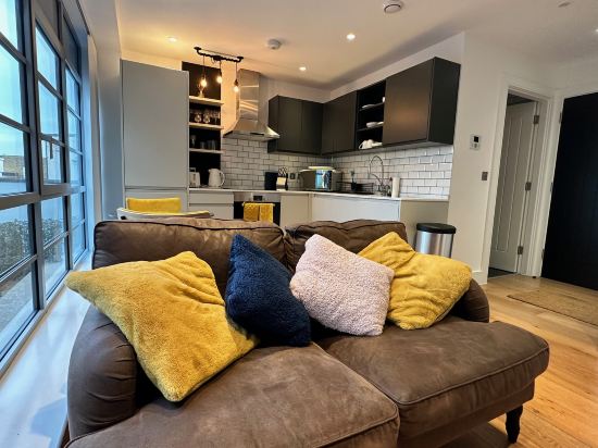 Modern & Stylish 1 Bedroom Flat