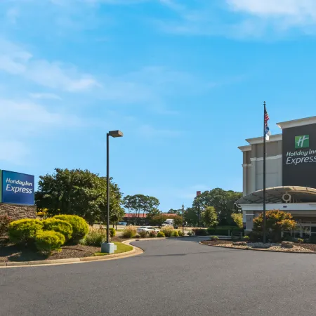 Holiday Inn Express HAMPTON - COLISEUM CENTRAL by IHG